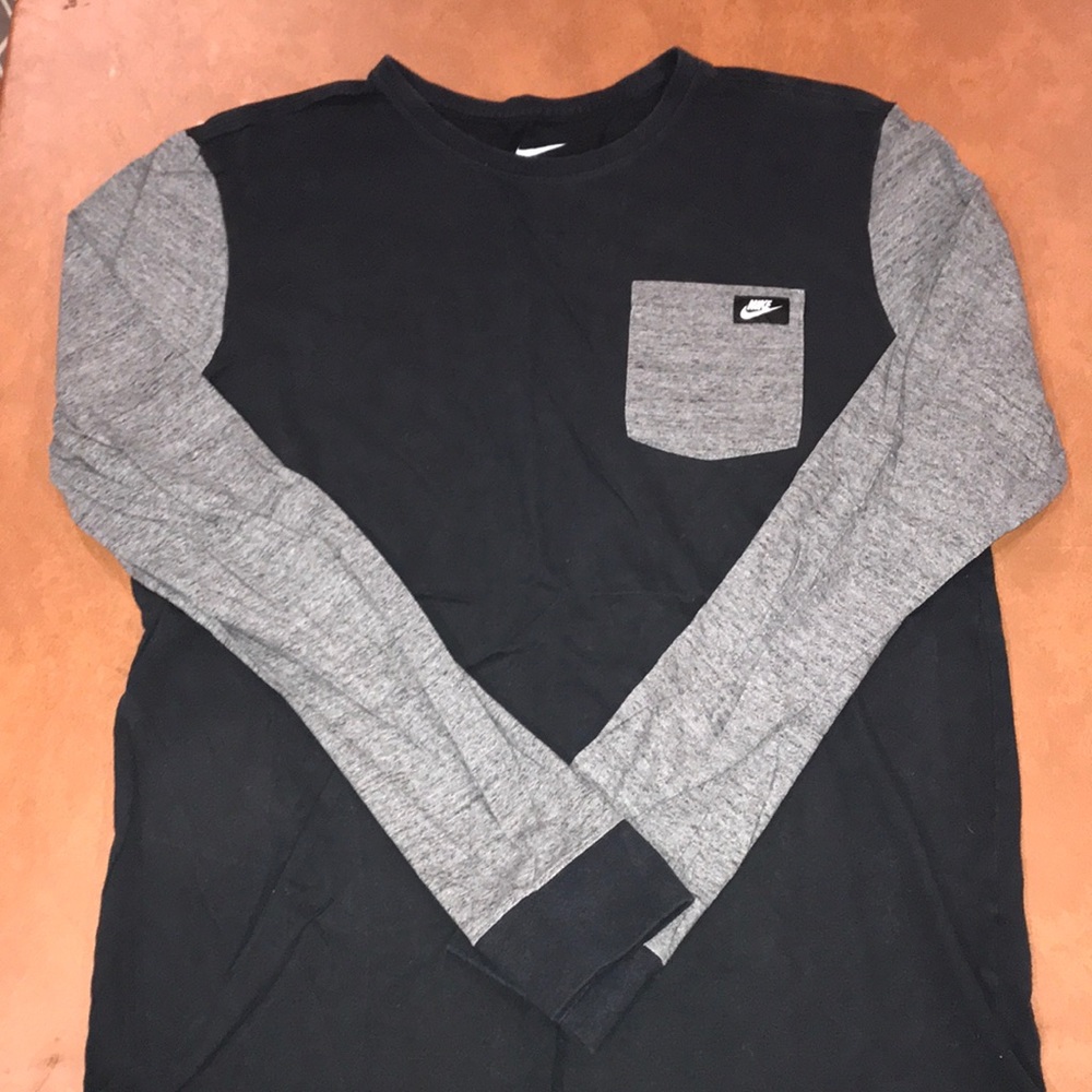 Nike Long Sleeve Pocket Tee